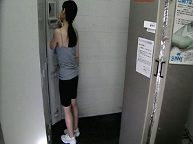 都内某所フィットジムのオナニー映像流出23人　サンプル画像07